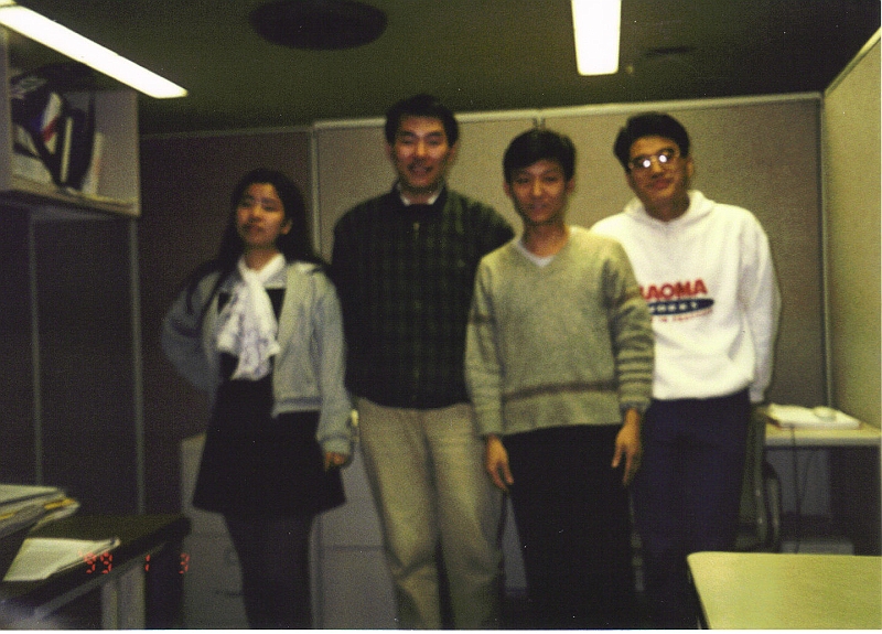 ua15.jpg - before I left Tucson, in TA's office, with Deng Shiyan, Li Wei, Wu Yongfeng