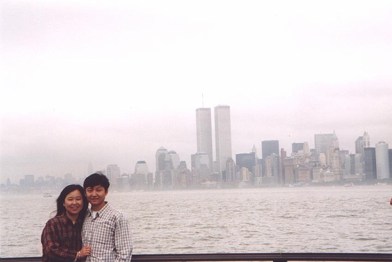 ny02.jpg - Manhattan from Liberty Island